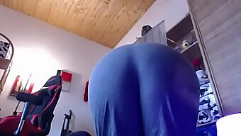 Dirty Italian Amateur Enjoys Fart Fetish In Homemade Video