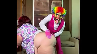 La Prima Visita Al Circo Di Natalie Kinky Porta A Una Sessione Di Cosplay Selvaggio