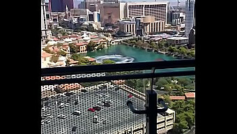 Vegas Cosmo Setkání: Hood N. Konfrontuje Bílou Dívku A Ovládá Ji Hlubokým Hrdlem A Obličejovým Šukáním