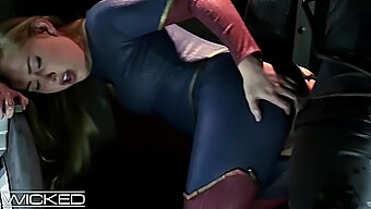 Supergirl Gönnt Sich Analsex Mit Braniac