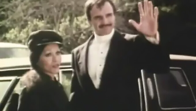 Experimentează Nunta Clasică A Lui Sharon Mitchell În Acest Videoclip Retro