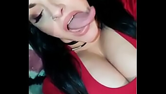 Sinnlich Oral Skills Of A Young Latina Babe