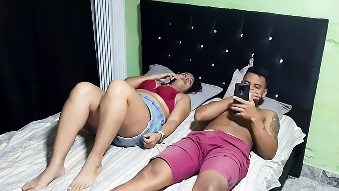 A Jovem Colombiana Melany Briga Com Seu Namorado E Depois Faz Sexo Áspero Comigo