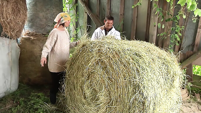 A Família Pervertida De Agricultores Alemães Pratica Seu Sexo Kinky Em Uma Fazenda.