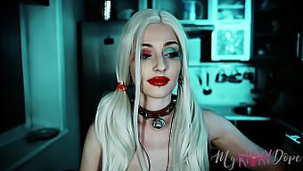 Amerikaanse Tiener Harley Quinn Cosplay Met Asmr Geluiden