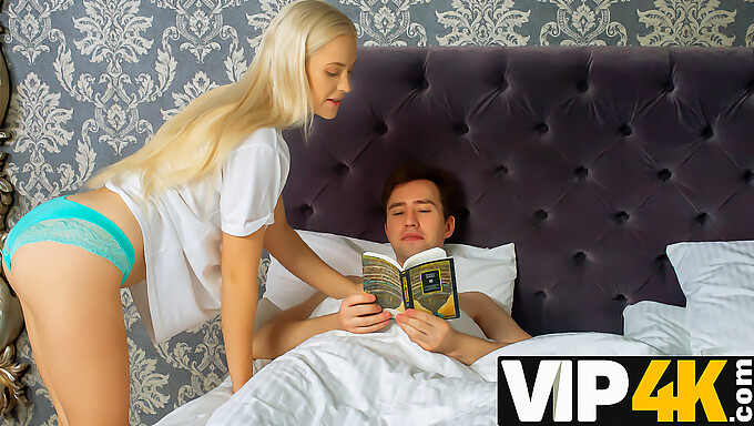 Une Sœur Blonde Donne Une Branlette À Son Beau-Frère Avant De Coucher Avec Lui Sur Le Lit En Hd.