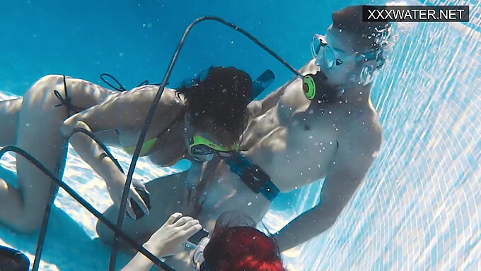 Sensual Encuentro En La Piscina Con Una Húngara Bien Dotada