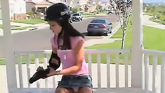 Public Teen Masturbation: Petite Skater'S Outdoor Solo Pleasure