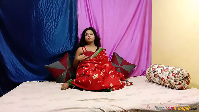 ¡esta Chica India En Sari Rojo Se Complace A Sí Misma Hasta El Clímax! ¡no Te Pierdas Esta Escena Caliente Y Jugosa!