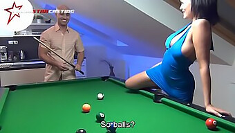 Kısıtlanmamış Bir Çift, Tutkulu Bir Bilardo Masası Seksine Giriyor