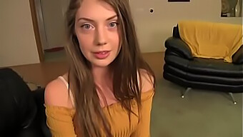 Rozkošná Teen Elena Koshka V Smyslném Videu